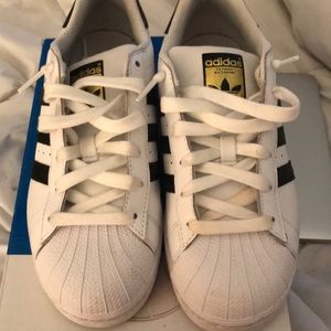 Adidas superstar like new